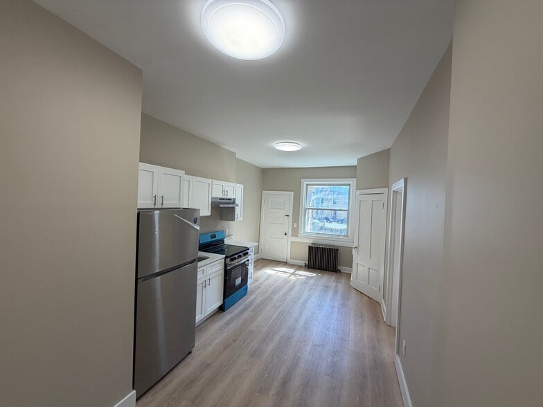 Building Photo - 126 Spring St