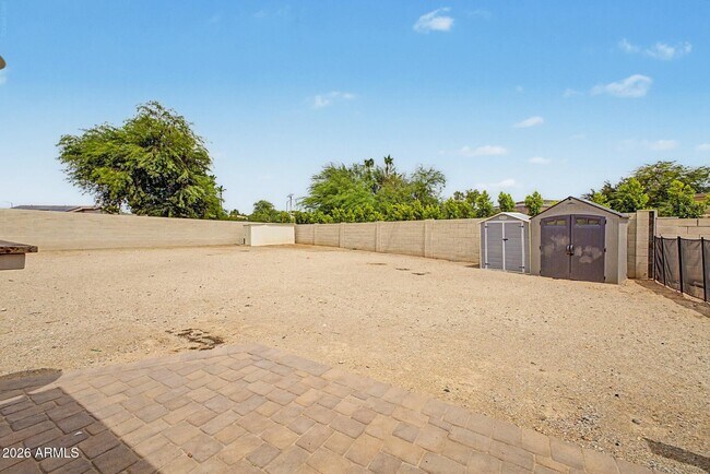 Building Photo - 16550 N Naegel Dr