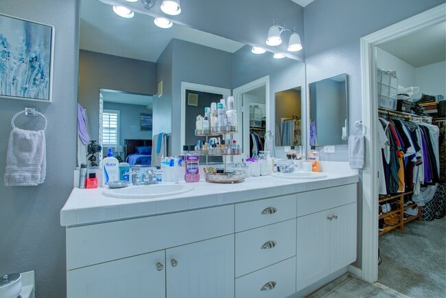 Building Photo - 825 Harbor Cliff Way, Unit 265