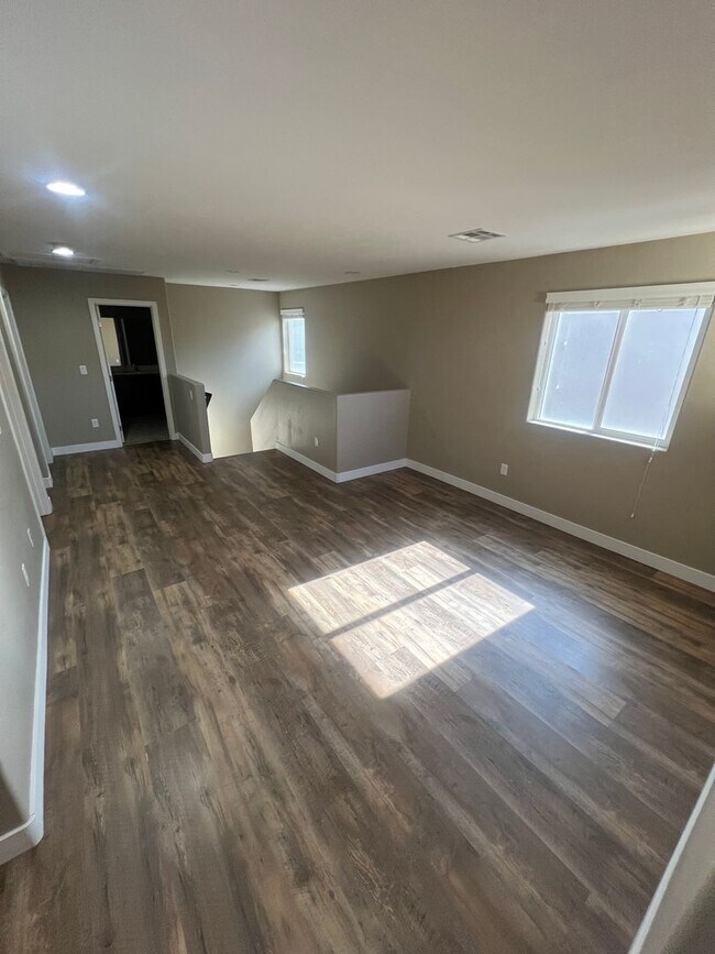 Building Photo - Located in the Southwest 3 Bed | 2.5 Bath | Loft | 2-Car Garage spacious backyard