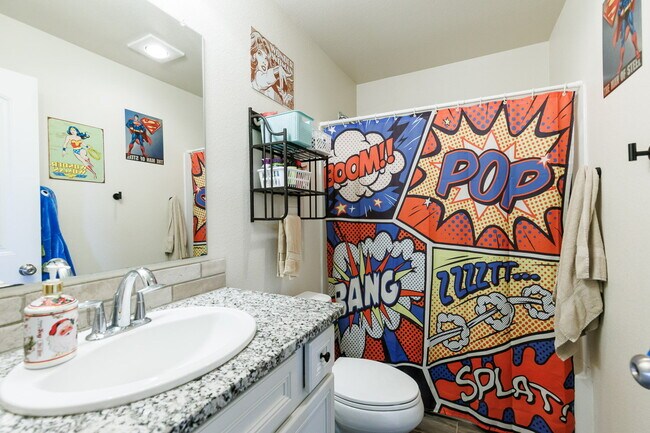 Building Photo - Wonderful 3 bed, 2 bath in Milwaukee Ridge!