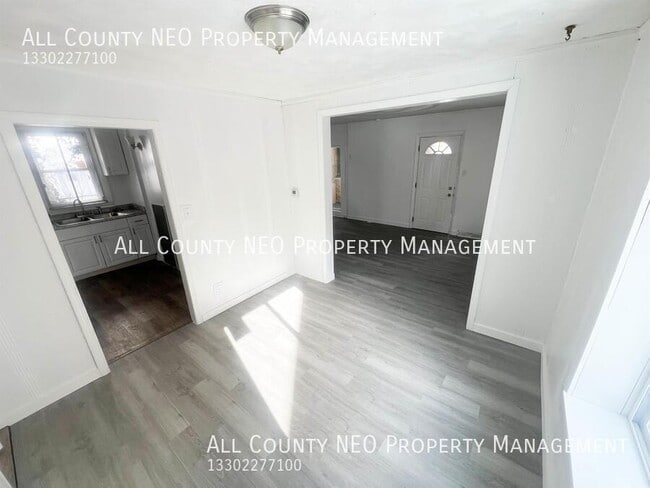 Building Photo - 1180 Murray Ave