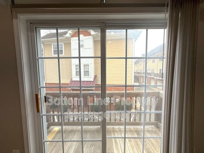 Building Photo - 675 Raya Ct