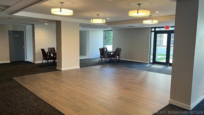 Building Photo - 3015 N Ocean Blvd