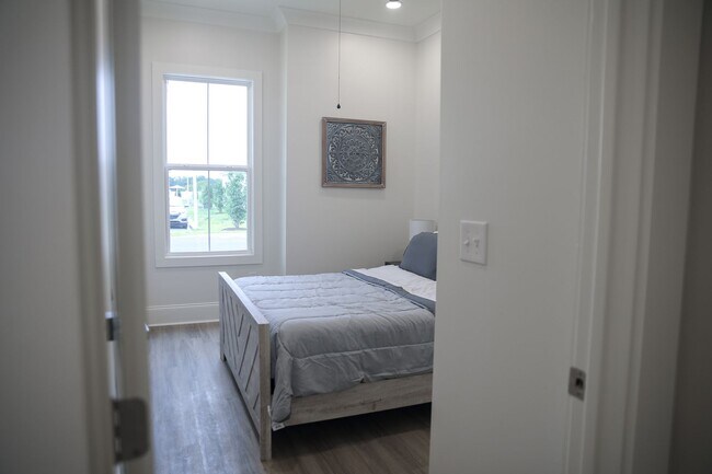 Building Photo - Brand New Single Story Furnished Townhome!