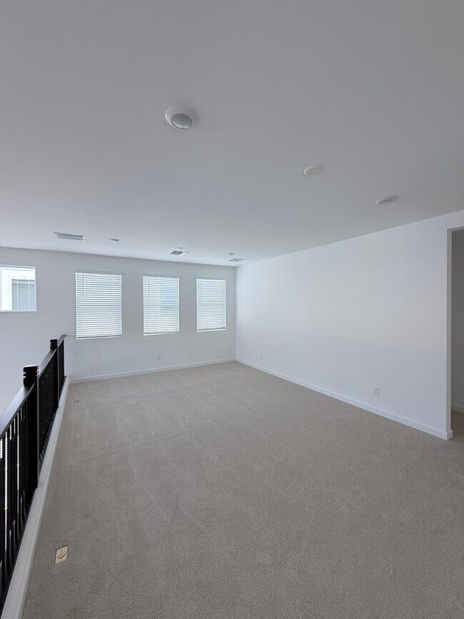 Building Photo - 6988 W Buckhorn Trail