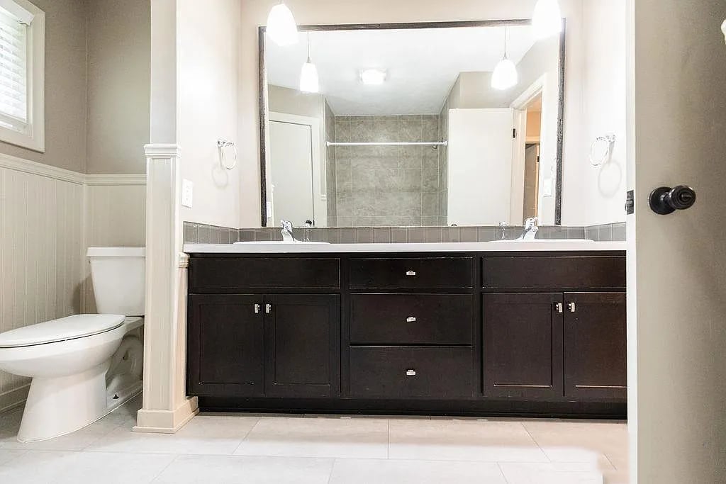 Building Photo - 2535 Saint Thomas Dr