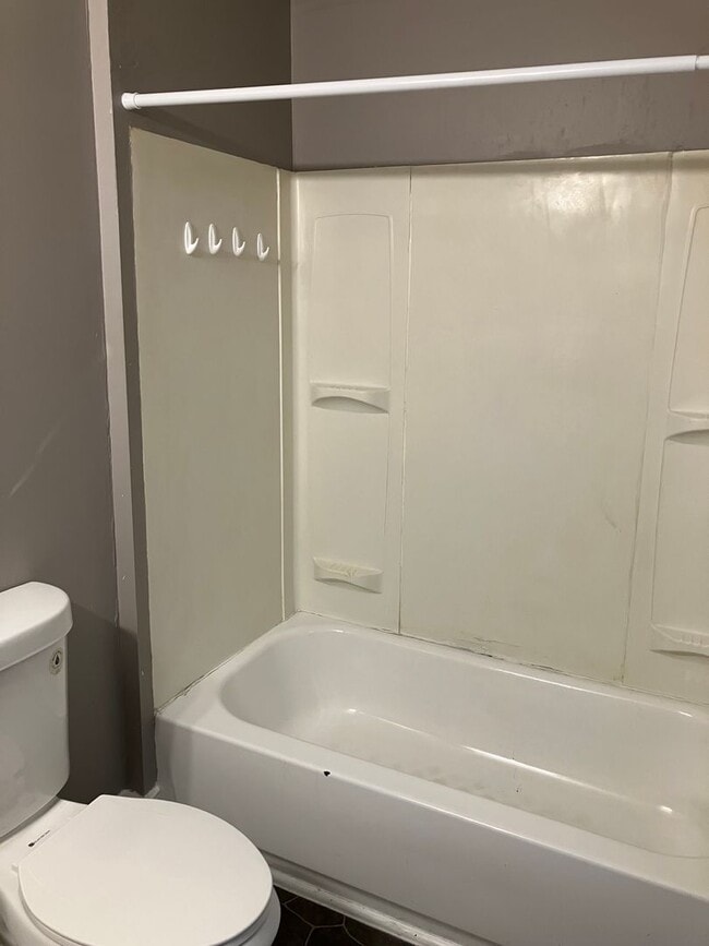 Building Photo - 2 Bedroom Townhouse for Rent