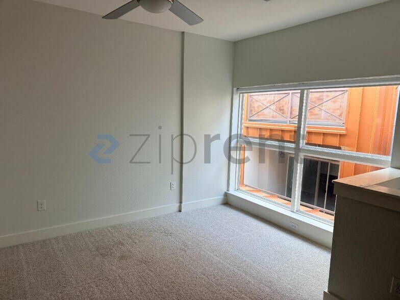 Building Photo - Unit 4104