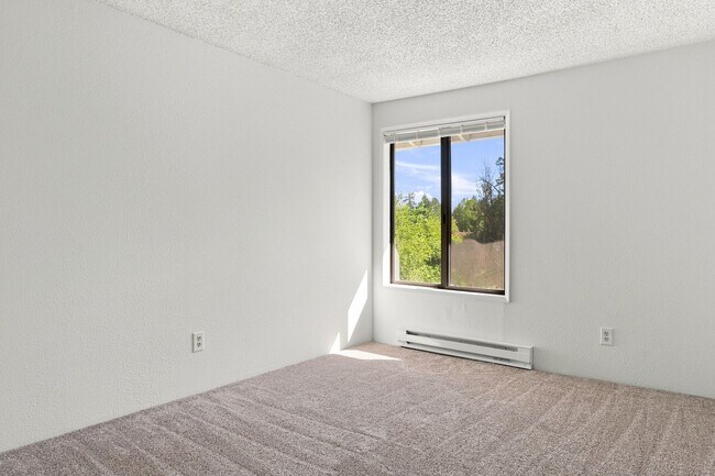 Building Photo - 4965 SW 152nd Ave