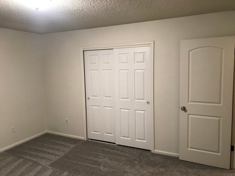 Building Photo - 5413 Akes Dr