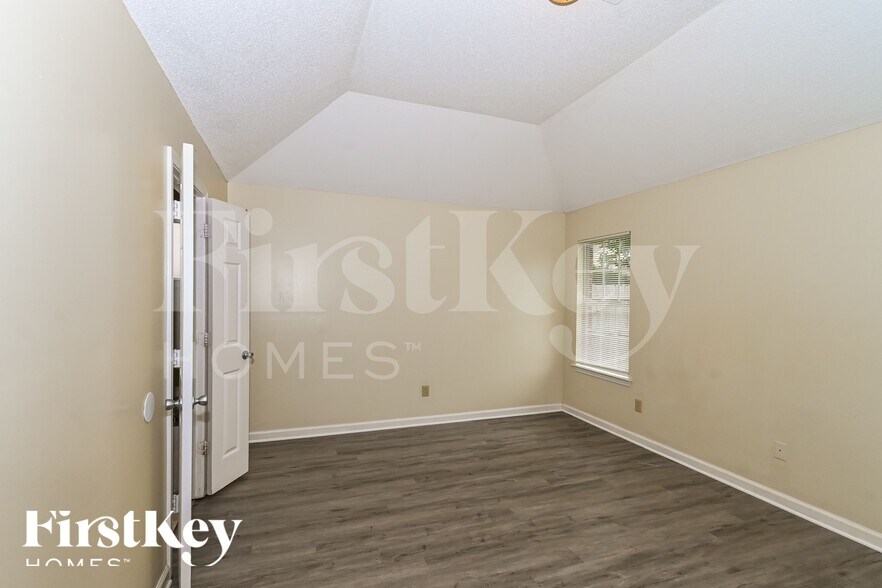 Building Photo - 7000 S Beringer Dr