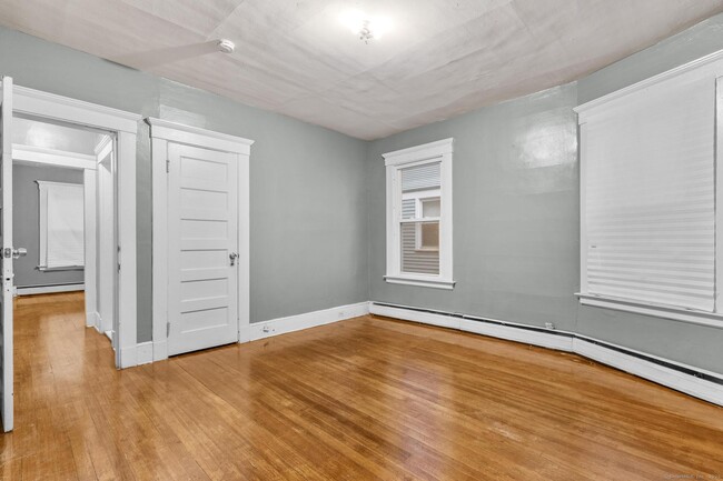 Building Photo - 379 Winthrop Ave