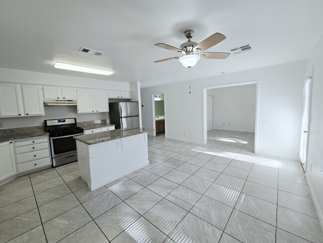 Building Photo - 9433 Valencia Canyon Dr