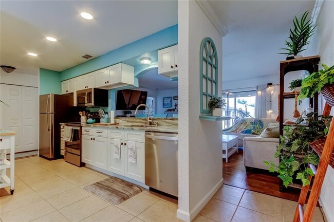 Building Photo - 12261 Sailwinds Dr
