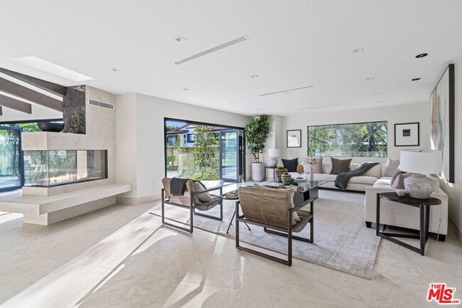 Building Photo - 2301 Donella Cir