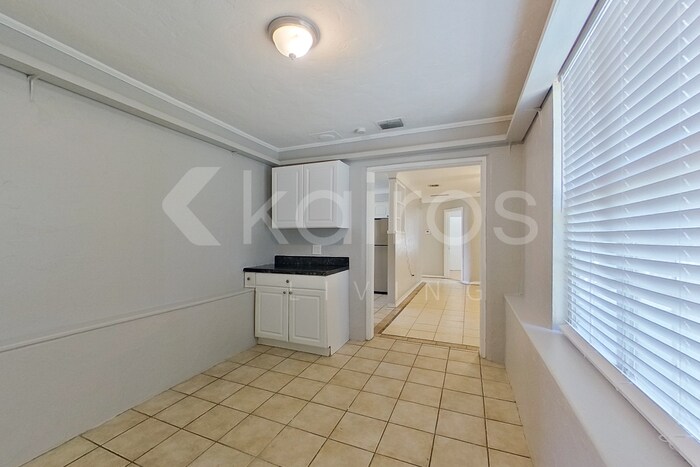 Building Photo - 5140 17th Ave N