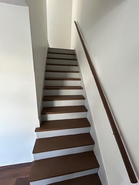Building Photo - 6606 Vandre Ave