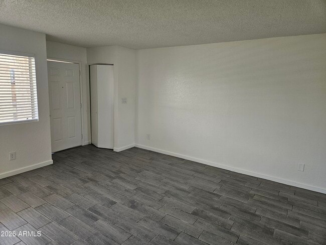 Building Photo - 3810 E Earll Dr