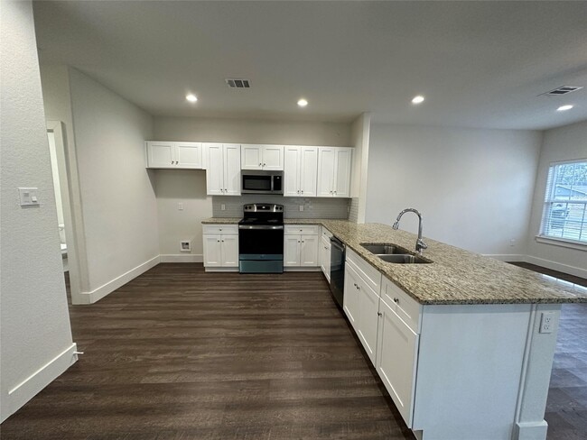 Building Photo - 9302 Bean St