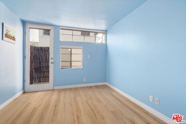 Building Photo - 1015 Marine St