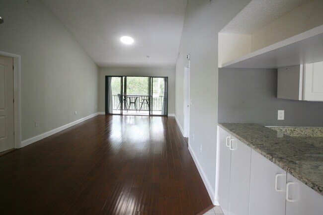 Building Photo - 1636 Brookhouse Dr