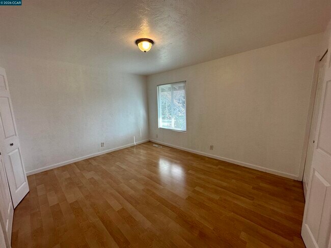 Building Photo - 89 Villa Cir