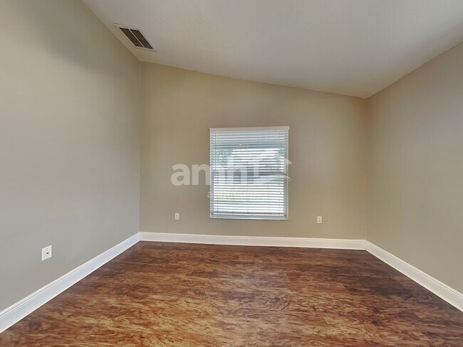 Building Photo - 403 Lisa Ann Ct