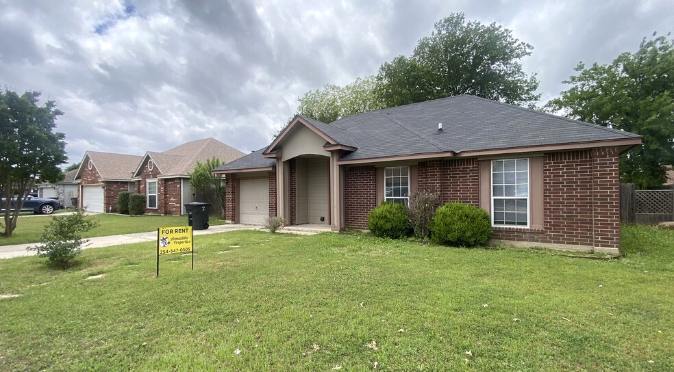 Building Photo - 2707 Starling Dr