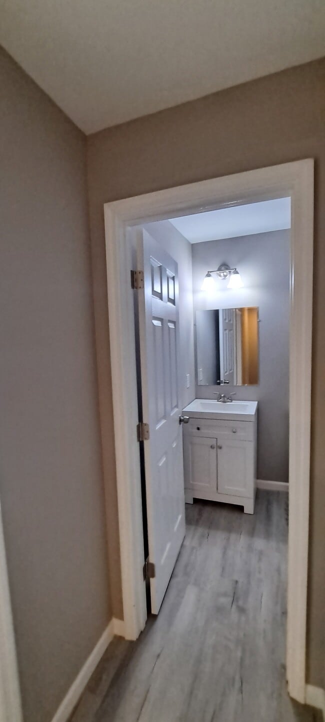 Building Photo - 9115 Cedarpark Ln NW