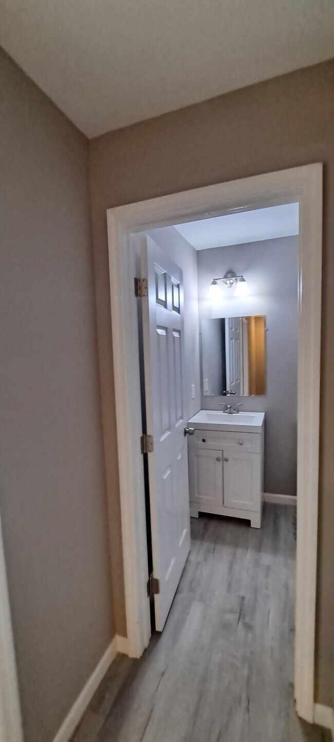 Building Photo - 9117 Cedarpark Ln NW