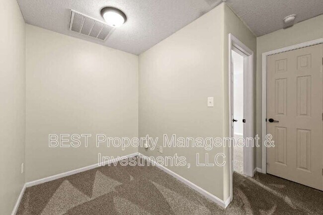 Building Photo - 8130 Kings Creek Dr