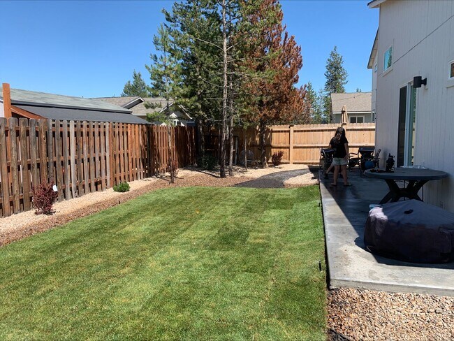 Building Photo - Newer cute bungalow in La Pine OR