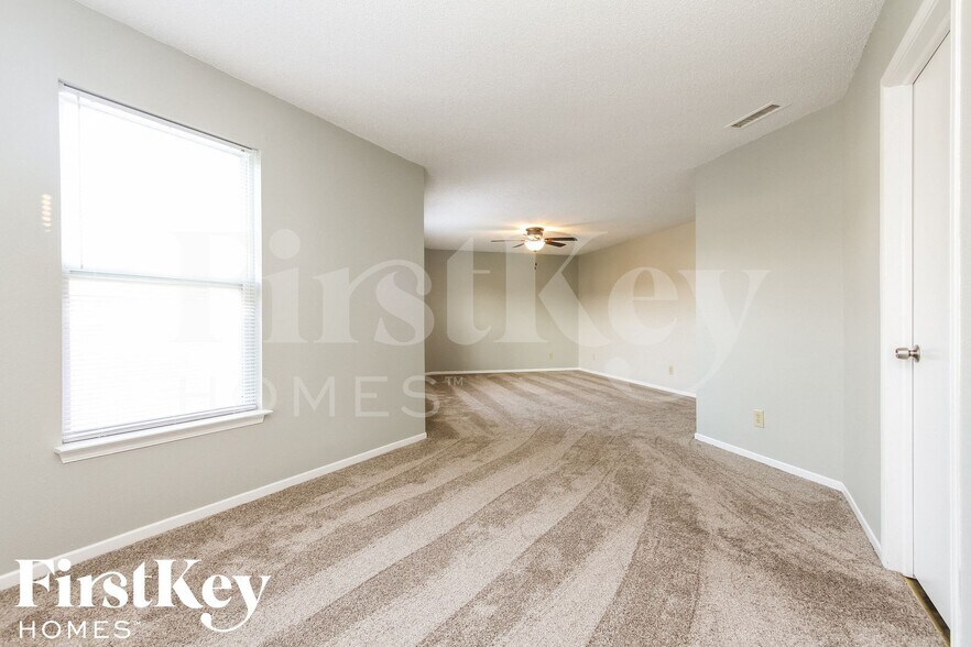 Building Photo - 10342 Fairmont Ln