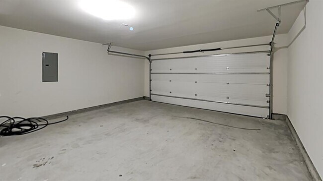 Building Photo - 3300 Brookstone Lakes Dr