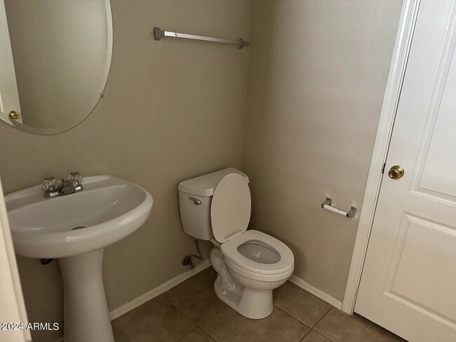 Building Photo - 10036 W Kingman St