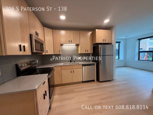Building Photo - 306 S Paterson St