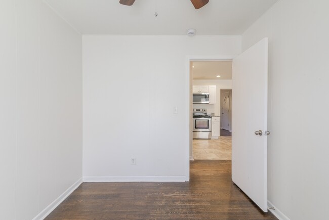 Building Photo - 1024 Houston St