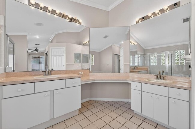 Building Photo - 4517 Oak River Cir