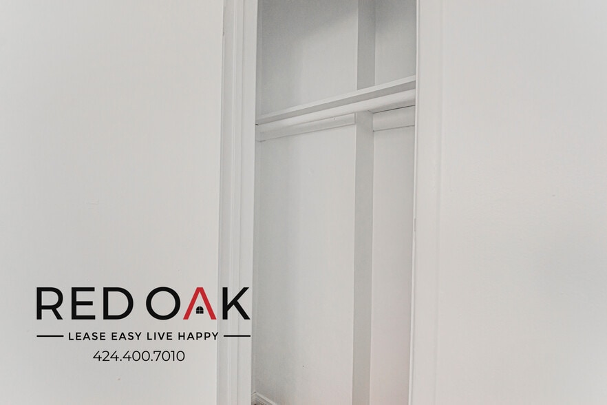 Building Photo - 820 S Gramercy Pl