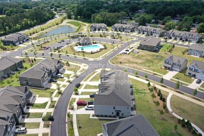 Building Photo - 2785 Yeager Dr NW