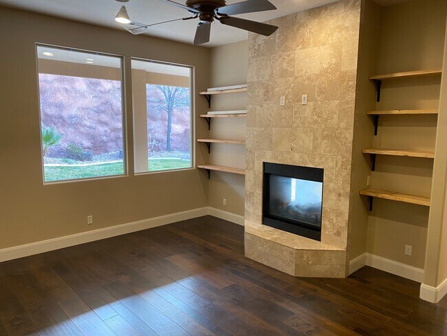 Building Photo - 2242 N Gunsight Dr