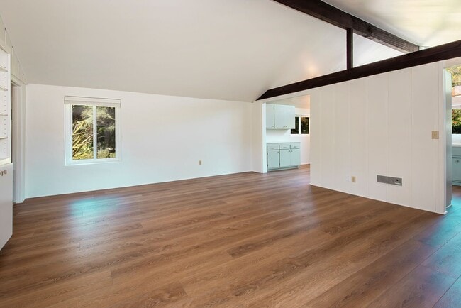 Building Photo - Charming 2-Bedroom Retreat Near More Mesa ...