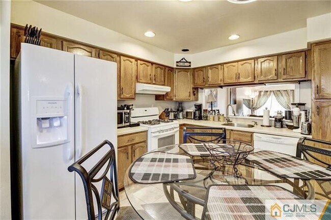 Building Photo - 1502 Timber Oaks Rd