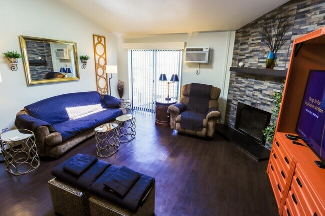 Building Photo - 10150 E Virginia Ave