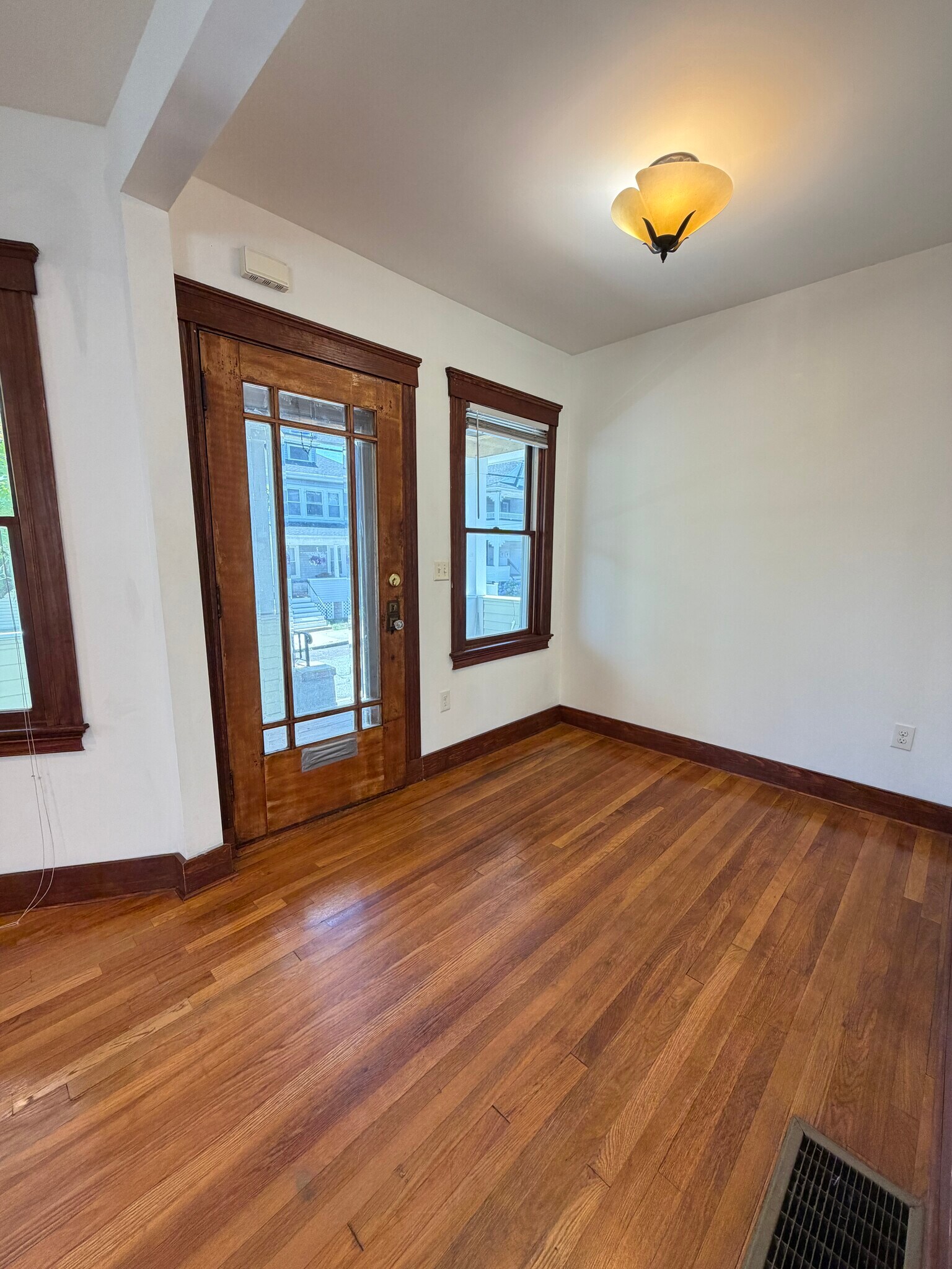Building Photo - 38 Chipman St