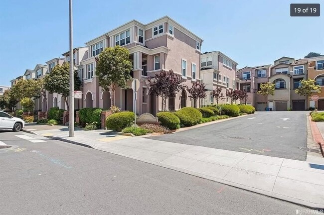 Primary Photo - 1690 20th Ave