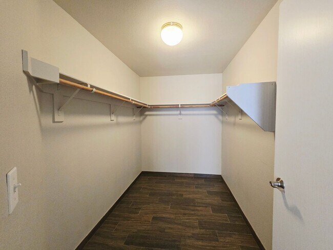 Building Photo - Gated Community Comfort – 2 Bed, 2 Bath Beauty