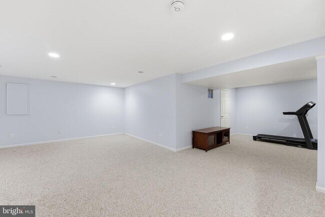Building Photo - 20763 Windemere Ct