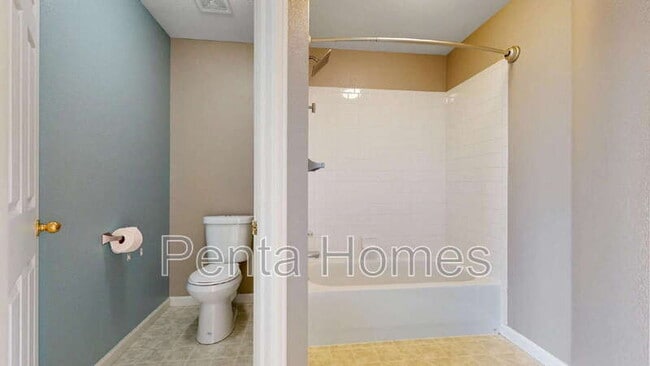Building Photo - 826 Glenwall Dr